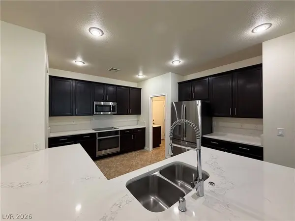 5761 E Badlands LN, Pahrump, NV 89061