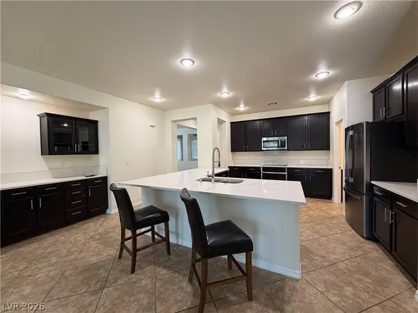 5761 E Badlands LN, Pahrump, NV 89061