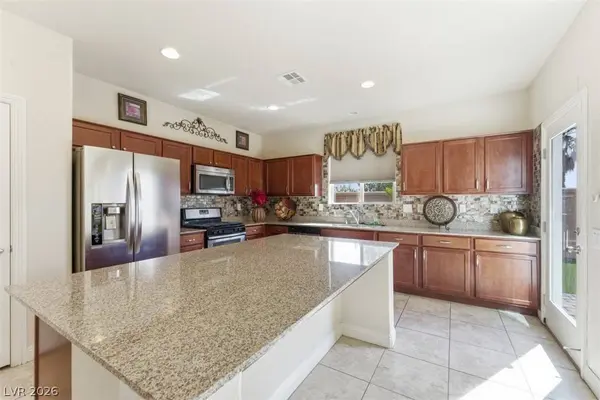 32 Lily Grove RD, Las Vegas, NV 89148