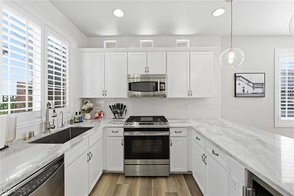 11230 Merado Peak DR, Las Vegas, NV 89135