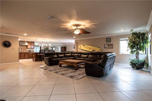 3597 Cochise LN, Las Vegas, NV 89169