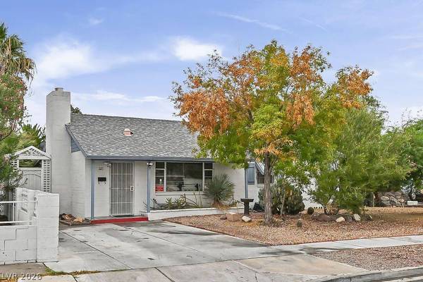 221 Circle DR