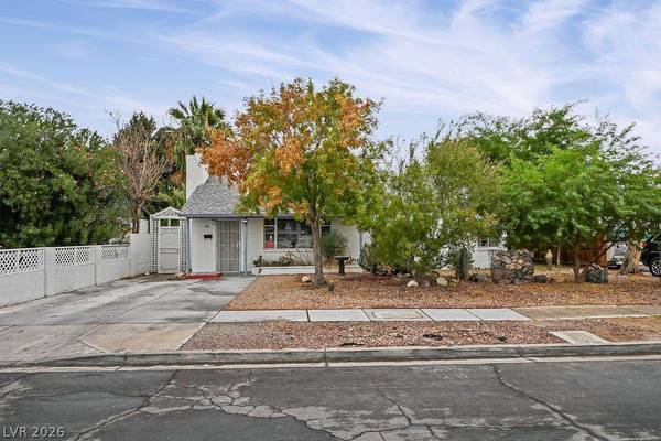 221 Circle DR, Las Vegas, NV 89101