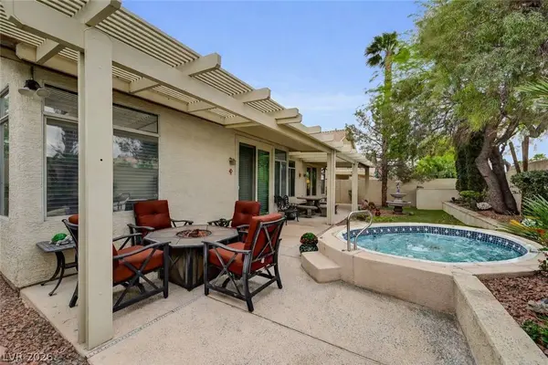 8421 Willow Point CT, Las Vegas, NV 89128