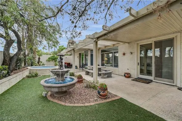 8421 Willow Point CT, Las Vegas, NV 89128