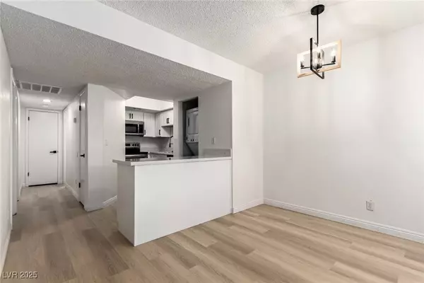 5917 Smoke Ranch RD #B, Las Vegas, NV 89108