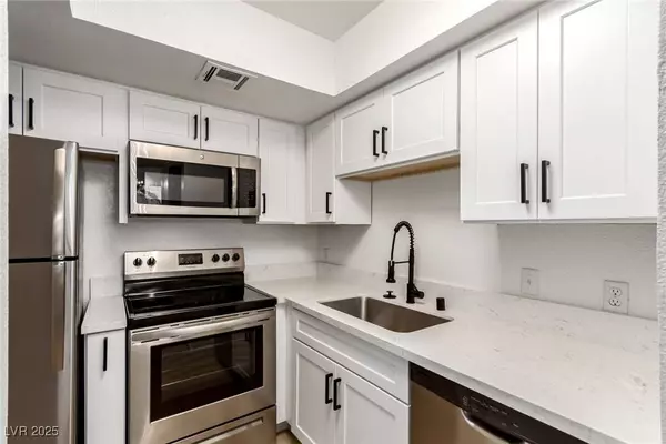 5917 Smoke Ranch RD #B, Las Vegas, NV 89108