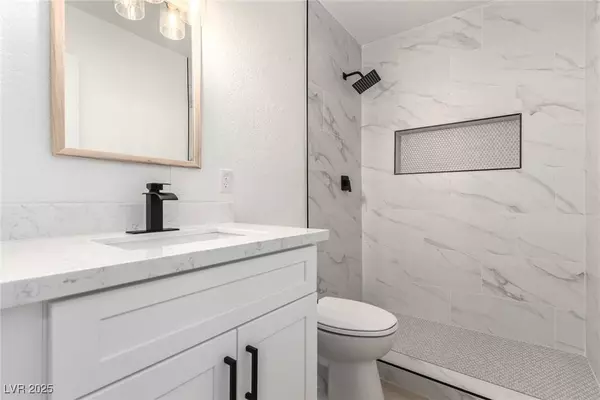 5917 Smoke Ranch RD #B, Las Vegas, NV 89108