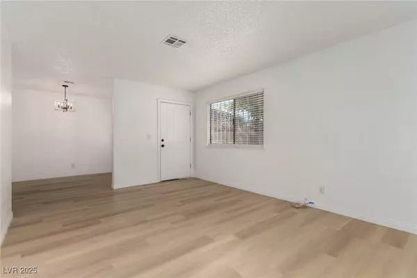 5917 Smoke Ranch RD #B, Las Vegas, NV 89108