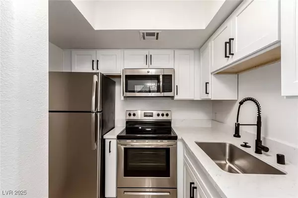 5917 Smoke Ranch RD #B, Las Vegas, NV 89108