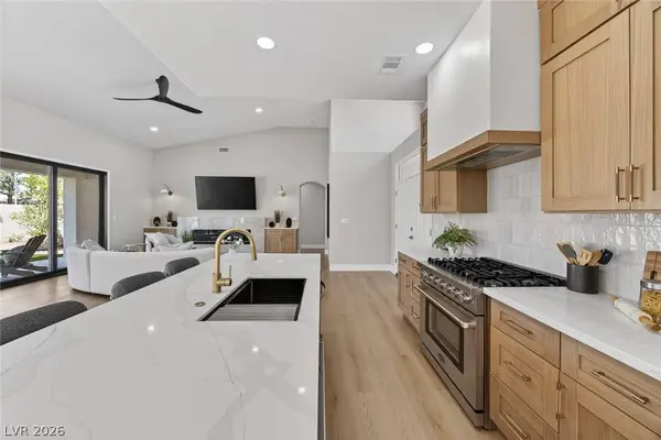 2825 Billy Casper DR, Las Vegas, NV 89134