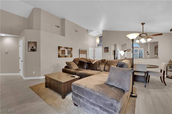 7412 Summer Crest LN, Las Vegas, NV 89129