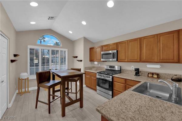 7412 Summer Crest LN, Las Vegas, NV 89129