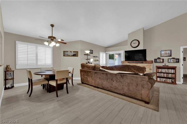7412 Summer Crest LN, Las Vegas, NV 89129