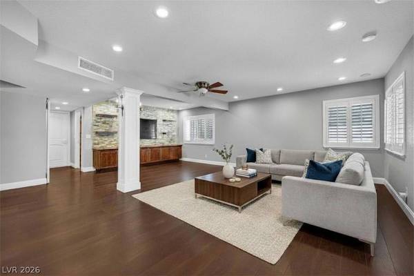 1930 Dresden CT, Henderson, NV 89014