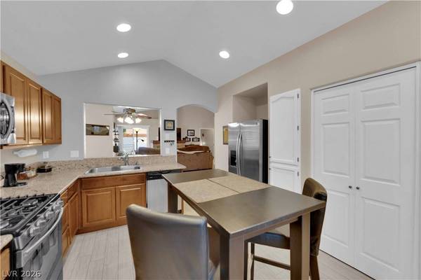7412 Summer Crest LN, Las Vegas, NV 89129