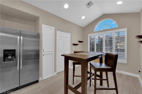 7412 Summer Crest LN, Las Vegas, NV 89129
