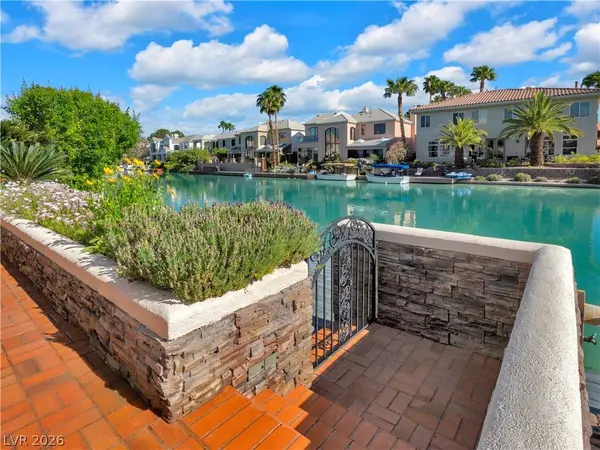 8740 Carlitas Joy CT, Las Vegas, NV 89117