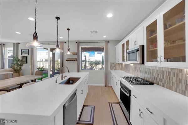 10388 Thurso AVE, Las Vegas, NV 89166