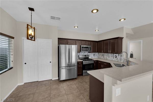 6520 Bucking Horse LN #102, Henderson, NV 89011