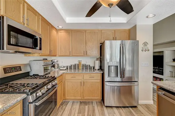 1690 Silver Rain AVE, Las Vegas, NV 89123