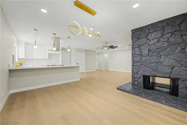 324 Lakehurst RD, Las Vegas, NV 89145