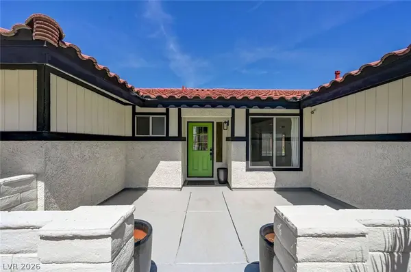 8904 Pesaro DR, Las Vegas, NV 89117