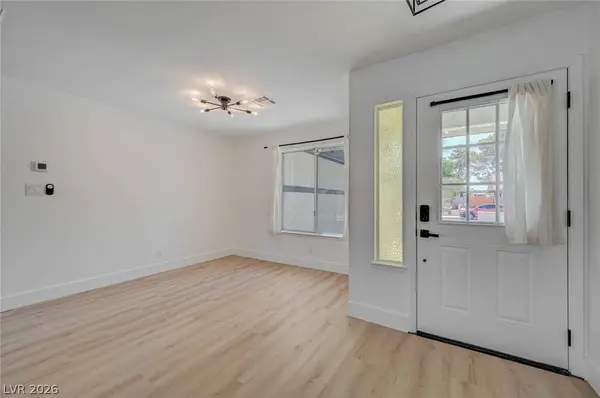 8904 Pesaro DR, Las Vegas, NV 89117