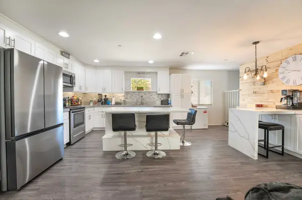 878 W Lake Mead Blvd, Las Vegas, NV 89106-2338