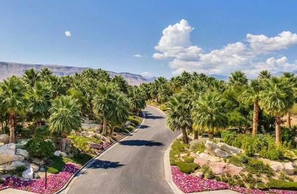The Summit Club in Las Vegas: Ultra-Luxury Living Redefined