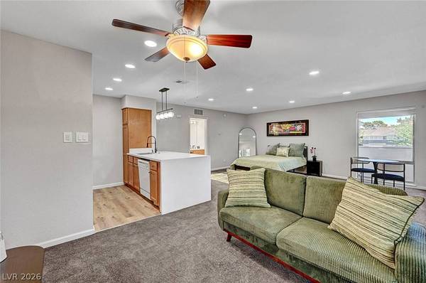730 Oakmont AVE #904, Las Vegas, NV 89109