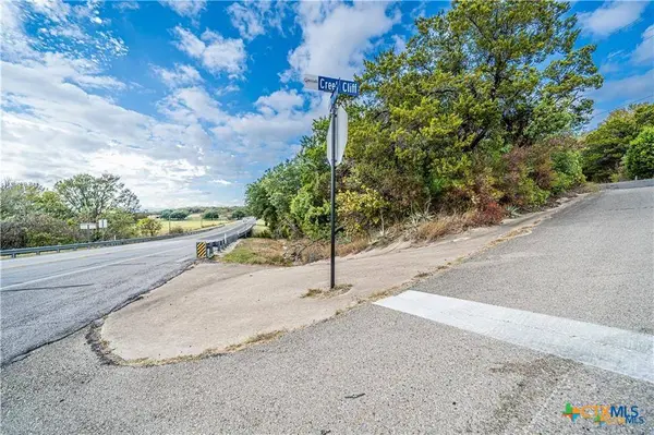 101 Creek Cliff DR, Gatesville, TX 76528