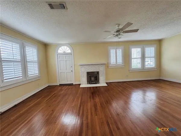 109 N Lutterloh AVE, Gatesville, TX 76528