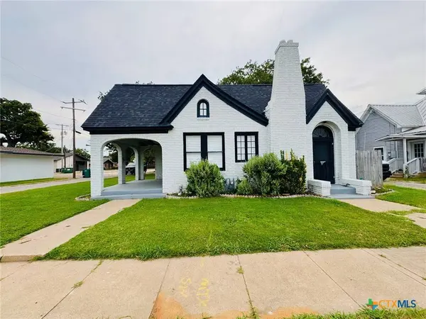 109 N Lutterloh AVE, Gatesville, TX 76528