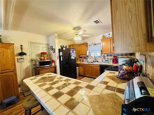1105 Baldridge DR, Gatesville, TX 76528