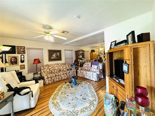 1105 Baldridge DR, Gatesville, TX 76528