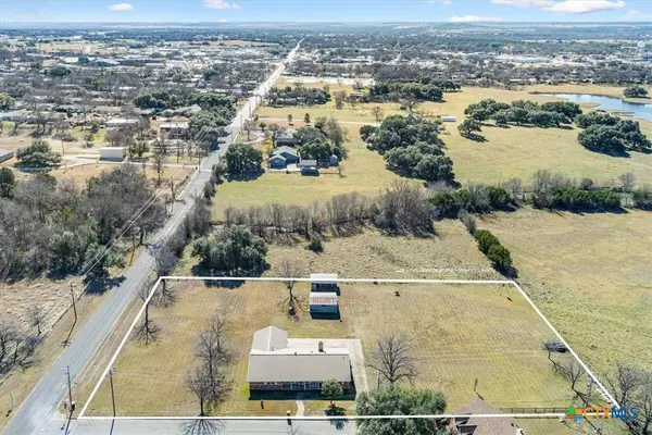 100 Sunny LN, Gatesville, TX 76528