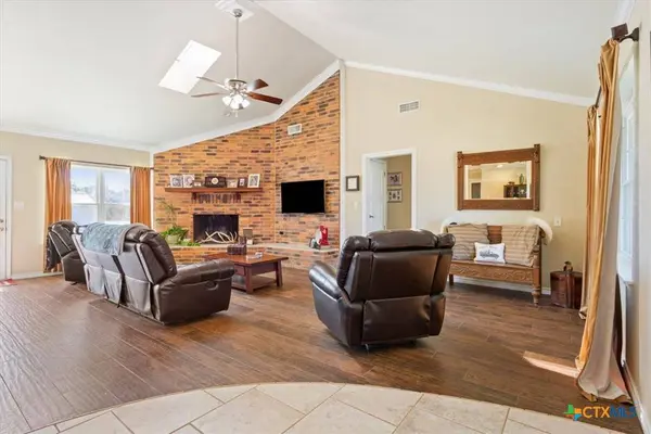 100 Sunny LN, Gatesville, TX 76528