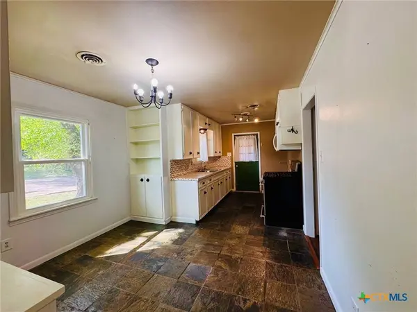 302 N 28th ST, Gatesville, TX 76528