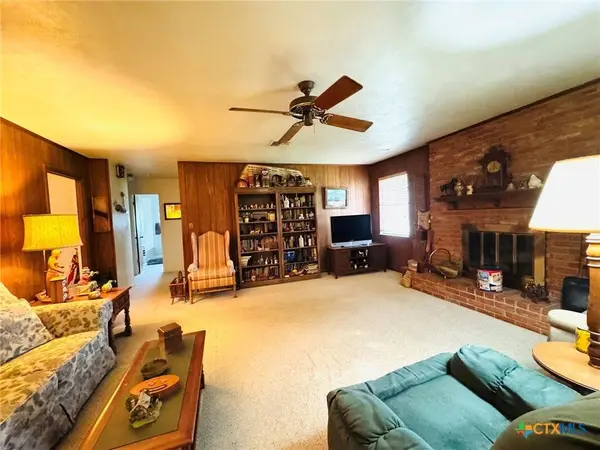139 College AVE, Oglesby, TX 76561
