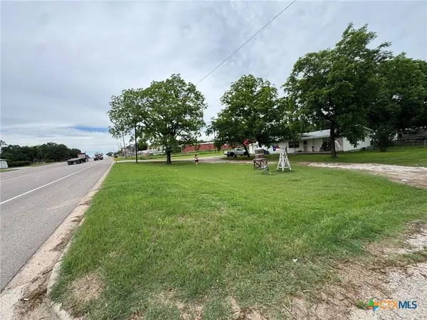 3015 S State Highway 36, Gatesville, TX 76528