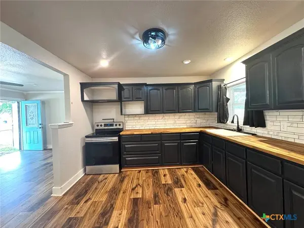 2402 Oak DR, Gatesville, TX 76528