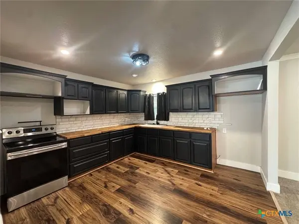 2402 Oak DR, Gatesville, TX 76528