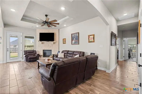 109 Inwood DR, Gatesville, TX 76528