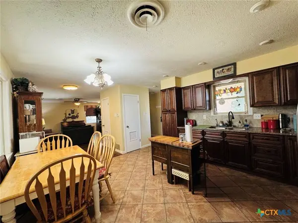 105 Curry DR, Gatesville, TX 76528