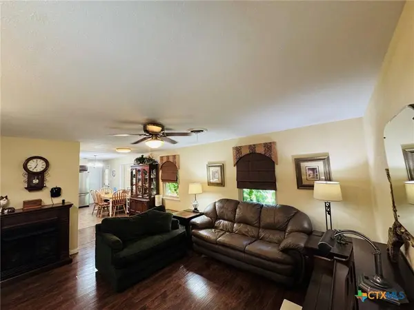 105 Curry DR, Gatesville, TX 76528