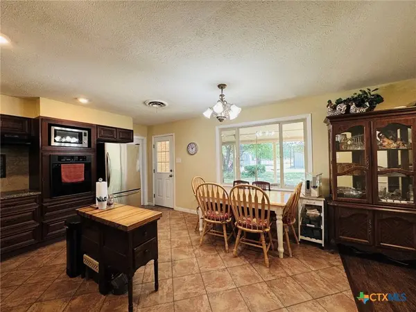105 Curry DR, Gatesville, TX 76528