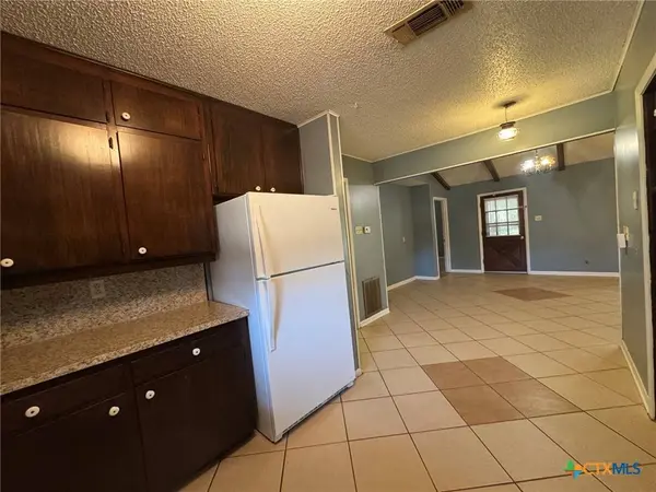 2405 Osage RD, Gatesville, TX 76528