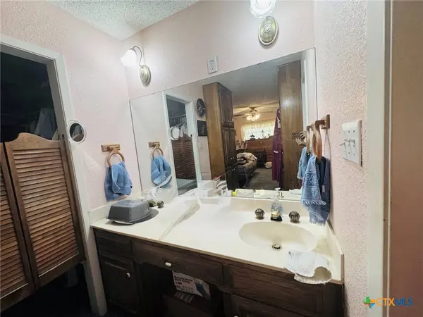 537 Virginia DR, Gatesville, TX 76528