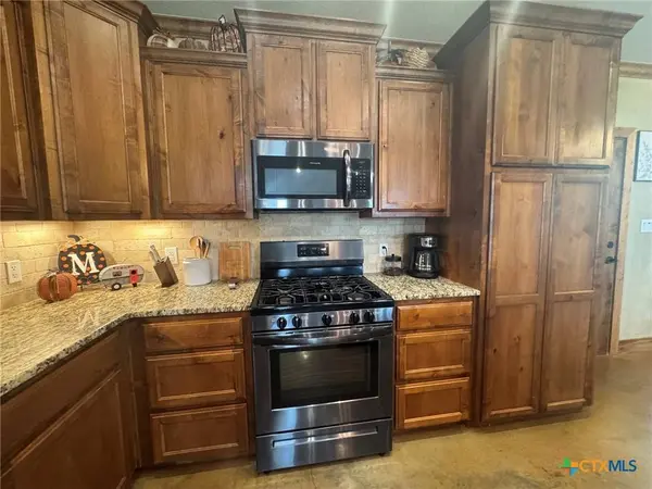 516 Cedar Mountain RD, Gatesville, TX 76528